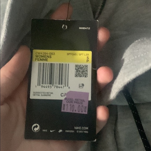 womens nike track pants. zipper on both ankles, never worn, got them wrong size. - Picture 4 of 6